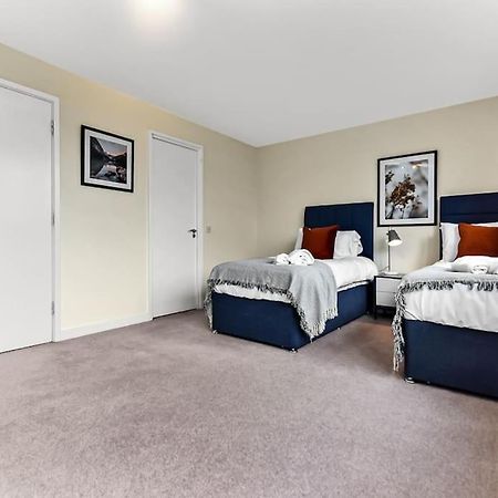 Large Group & Contractor Booking! Duplex W/Parking Milton Keynes Eksteriør bilde