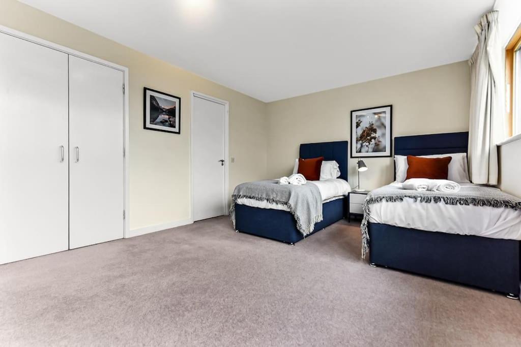 Large Group & Contractor Booking! Duplex W/Parking Milton Keynes Eksteriør bilde