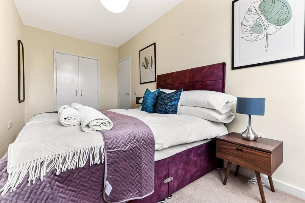 Large Group & Contractor Booking! Duplex W/Parking Milton Keynes Eksteriør bilde