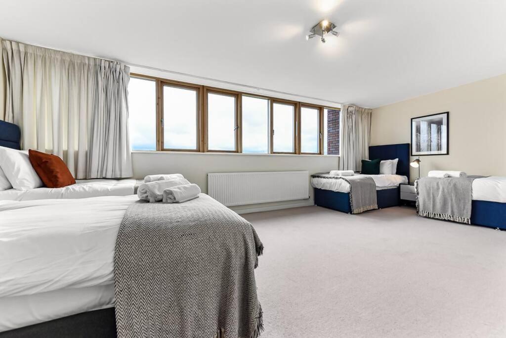 Large Group & Contractor Booking! Duplex W/Parking Milton Keynes Eksteriør bilde