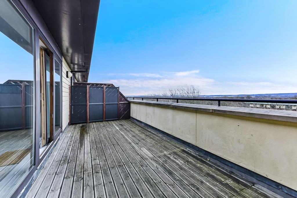 Large Group & Contractor Booking! Duplex W/Parking Milton Keynes Eksteriør bilde