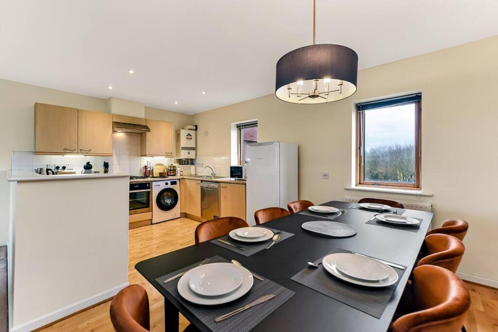 Large Group & Contractor Booking! Duplex W/Parking Milton Keynes Eksteriør bilde