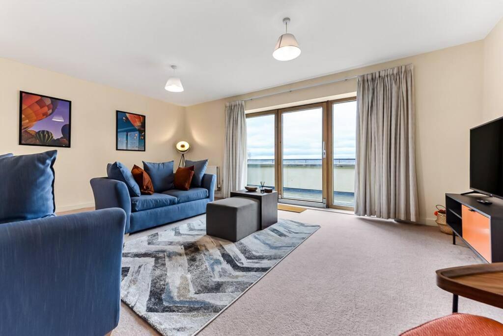 Large Group & Contractor Booking! Duplex W/Parking Milton Keynes Eksteriør bilde