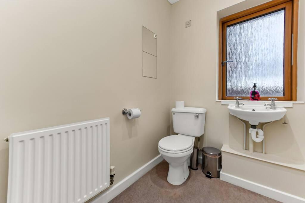 Large Group & Contractor Booking! Duplex W/Parking Milton Keynes Eksteriør bilde
