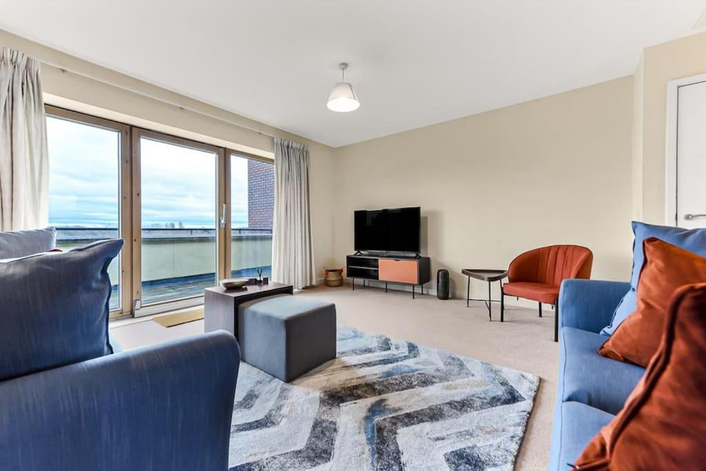 Large Group & Contractor Booking! Duplex W/Parking Milton Keynes Eksteriør bilde